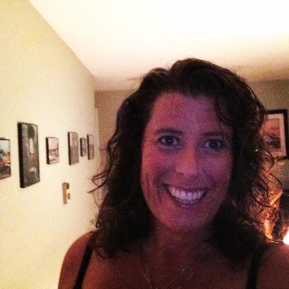 Meet your Posher, Maureen - Picture 1 of 1